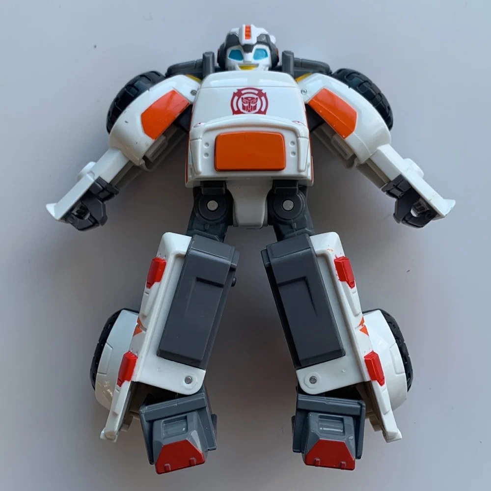 Playskool Heroes Transformers Rescue Bots Medix Ambulance Action Figure